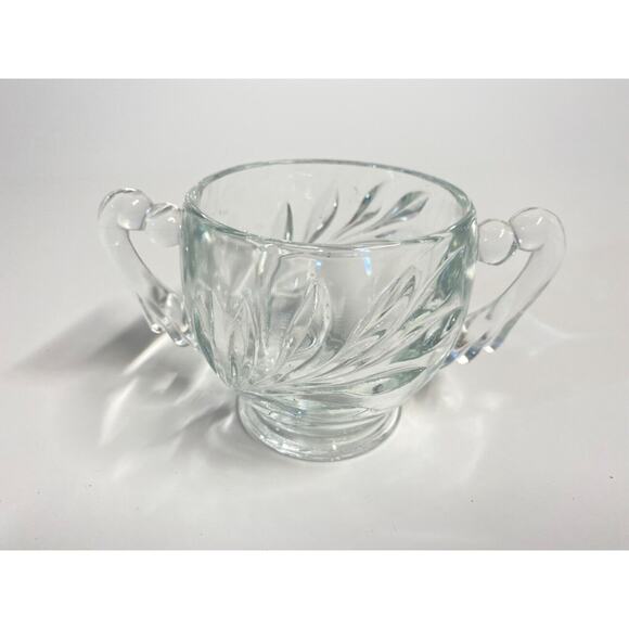 Indiana Glass Pressed Glass Handled Sugar Bowl Willow Oleander Magnolia Pattern￼ - Picture 1 of 6